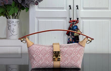 Load image into Gallery viewer, Pochette Mia
