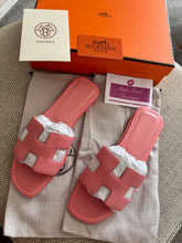 Load image into Gallery viewer, Oran Sandals
