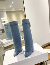 Load image into Gallery viewer, Shark Lock Boots
