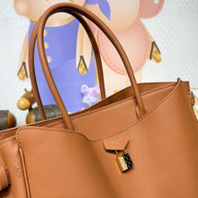 Load image into Gallery viewer, Vendome Tote
