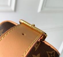 Load image into Gallery viewer, Cargo Toiletry Bag
