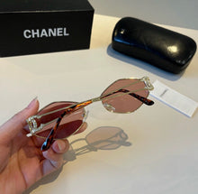 Load image into Gallery viewer, Logo Sunglasses
