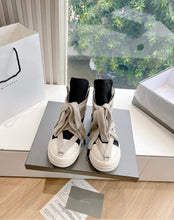 Load image into Gallery viewer, Hexa Trainers
