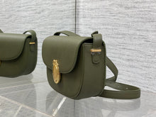 Load image into Gallery viewer, Medilion Flap Bag
