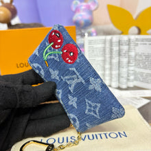 Load image into Gallery viewer, Coin Purse
