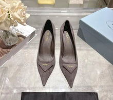 Load image into Gallery viewer, Suede Pumps
