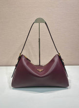 Load image into Gallery viewer, Aimee Shoulder Bag
