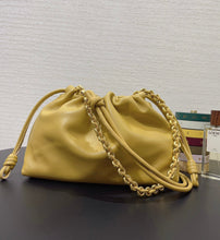 Load image into Gallery viewer, Flamenco Clutch
