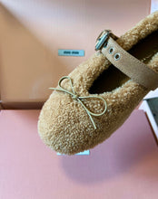 Load image into Gallery viewer, Shearling Ballerinas
