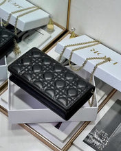 Load image into Gallery viewer, Lady D Clutch
