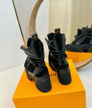 Load image into Gallery viewer, Desert Boots
