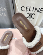 Load image into Gallery viewer, Shearling Mules

