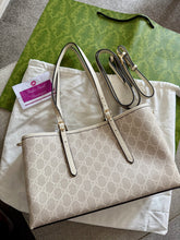 Load image into Gallery viewer, GG Shopping Bag
