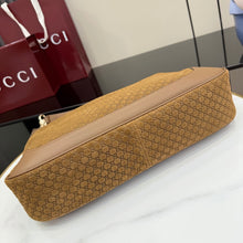Load image into Gallery viewer, Medium Shoulder Bag
