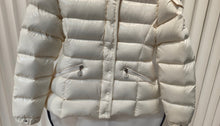 Load image into Gallery viewer, Baranfe Jacket
