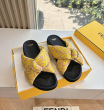 Load image into Gallery viewer, Feel Sandals
