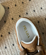 Load image into Gallery viewer, Platform Trainers
