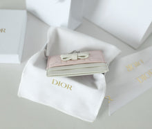 Load image into Gallery viewer, Leather Card Holder
