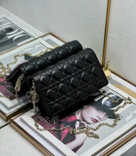 Load image into Gallery viewer, Lady D Clutch
