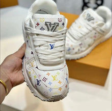 Load image into Gallery viewer, Logo Trainers
