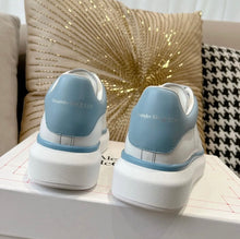 Load image into Gallery viewer, Oversized Sneaker
