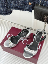 Load image into Gallery viewer, GG Sandals
