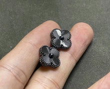 Load image into Gallery viewer, Alhambra Earrings
