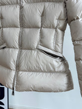 Load image into Gallery viewer, Avoce Jacket
