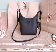 Load image into Gallery viewer, Leather Bucket Bag
