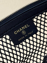 Load image into Gallery viewer, Mesh Chain Clutch
