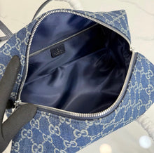 Load image into Gallery viewer, Medium Boston Bag
