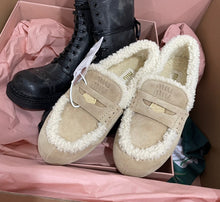 Load image into Gallery viewer, Shearling Loafers
