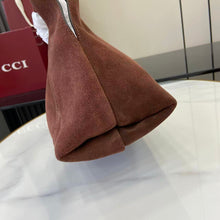 Load image into Gallery viewer, Medium Softbit Bag
