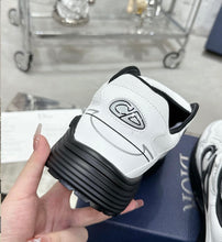 Load image into Gallery viewer, B30 Trainers
