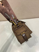 Load image into Gallery viewer, Explore Tote
