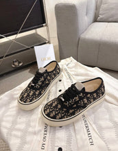 Load image into Gallery viewer, Saltwind Trainers
