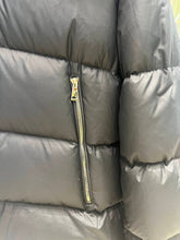 Load image into Gallery viewer, Laichefur Jacket
