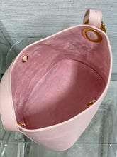 Load image into Gallery viewer, Bucket Bag
