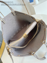 Load image into Gallery viewer, Bella Tote
