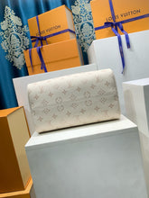 Load image into Gallery viewer, Speedy 25
