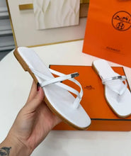 Load image into Gallery viewer, Miss Sandals
