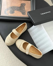 Load image into Gallery viewer, CC Pumps
