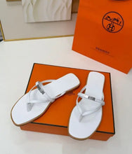 Load image into Gallery viewer, Miss Sandals
