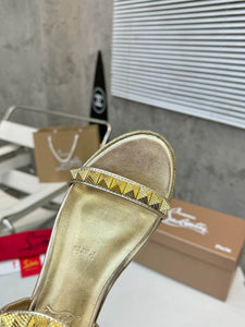 Stud Wedges