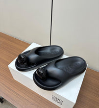 Load image into Gallery viewer, Pebble Sandals
