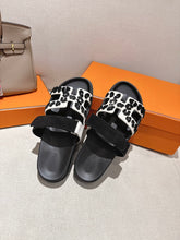 Load image into Gallery viewer, Chypre Sandals
