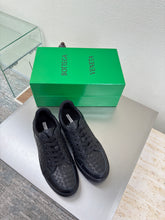 Load image into Gallery viewer, Leather Trainers
