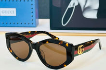 Load image into Gallery viewer, Logo Sunglasses
