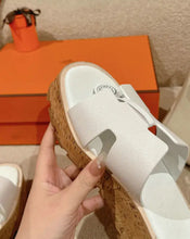 Load image into Gallery viewer, Eze Sandals
