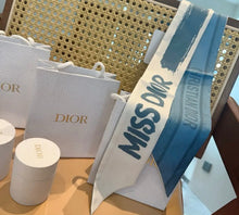 Load image into Gallery viewer, Silk Twilly Scarf
